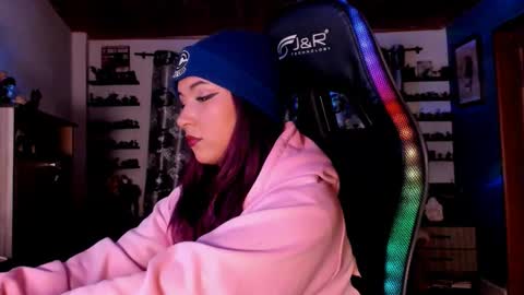 Snapshot of mavis_fuentes chatting on September 23, 2025, 11:41 pm Hilary online show from September 23, 2025, 11:41 pm