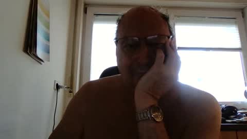 Snapshot of maw2001 chatting on November 3, 2025, 6:58 am maw2001 online show from November 3, 2025, 6:58 am