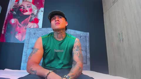 max_tatto online show from November 18, 2025, 1:44 am