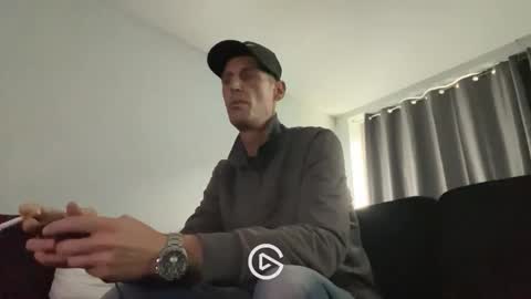 Snapshot of maxbose666 chatting on November 10, 2025, 12:15 pm Max online show from November 10, 2025, 12:15 pm