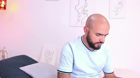 M A X I M O online show from October 19, 2025, 11:49 pm