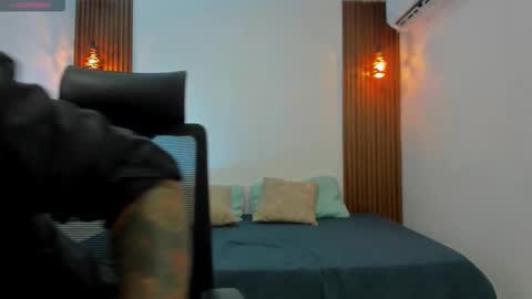M A X I M O online show from October 20, 2025, 8:42 pm
