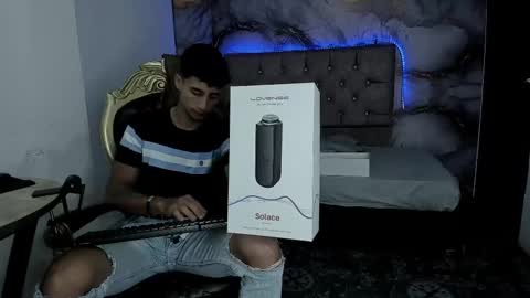 Snapshot of maximo_romano chatting on October 22, 2025, 7:24 pm Maximo online show from October 22, 2025, 7:24 pm