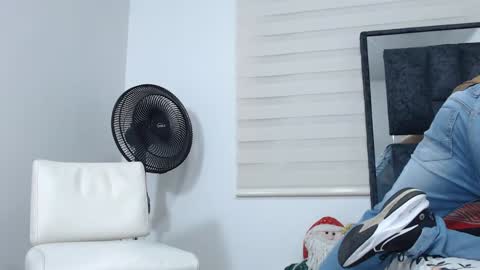 Maximo Sebastian online show from December 25, 2024, 12:16 am