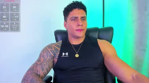 Snapshot of maximoscott_ chatting on February 19, 2025, 9:03 pm Maximoscott online show from February 19, 2025, 9:03 pm