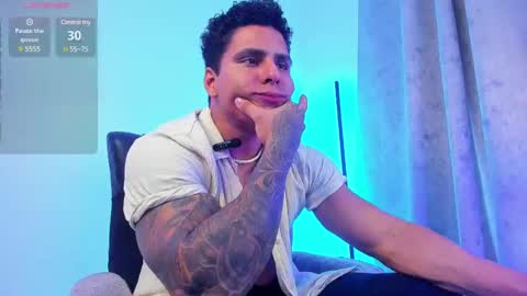 Maximoscott online show from March 7, 2025, 6:43 pm