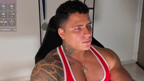 Snapshot of maximoscott_ chatting on September 18, 2025, 7:38 pm Maximoscott online show from September 18, 2025, 7:38 pm