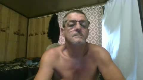 Snapshot of maximus_oreally chatting on February 26, 2025, 9:48 pm Max online show from February 26, 2025, 9:48 pm