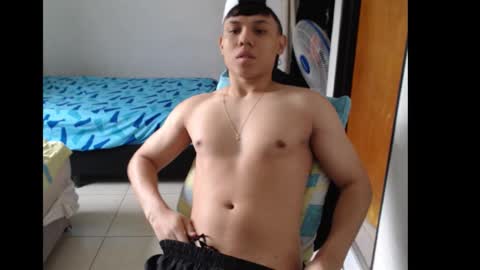 maxiolly108534 online show from November 10, 2025, 4:50 pm