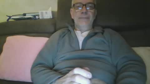 Snapshot of maxou569 chatting on March 6, 2025, 7:47 am maxou569 online show from March 6, 2025, 7:47 am