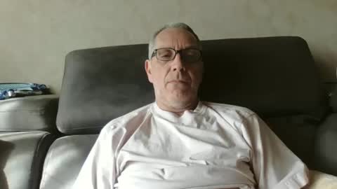 Snapshot of maxou569 chatting on March 7, 2025, 11:18 am maxou569 online show from March 7, 2025, 11:18 am