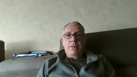 Snapshot of maxou569 chatting on March 9, 2025, 8:18 am maxou569 online show from March 9, 2025, 8:18 am