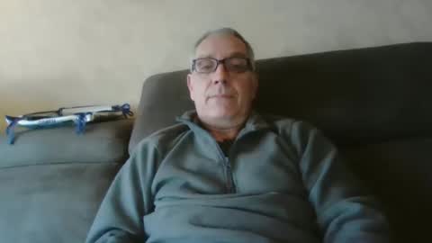 Snapshot of maxou569 chatting on March 10, 2025, 6:38 am maxou569 online show from March 10, 2025, 6:38 am