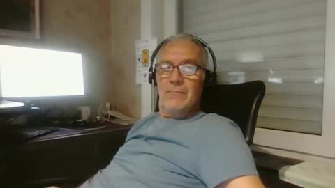 Snapshot of maxou569 chatting on October 15, 2025, 8:36 am maxou569 online show from October 15, 2025, 8:36 am