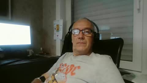 Snapshot of maxou569 chatting on October 20, 2025, 7:20 am maxou569 online show from October 20, 2025, 7:20 am