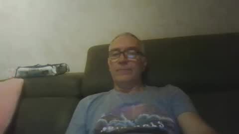 Snapshot of maxou569 chatting on November 2, 2025, 6:27 am maxou569 online show from November 2, 2025, 6:27 am