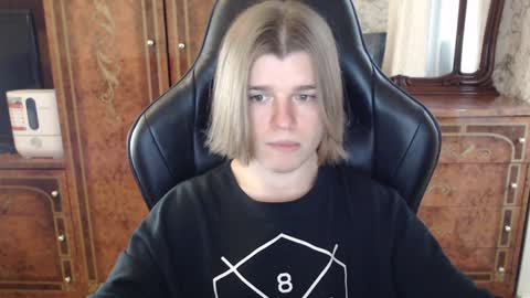 Snapshot of maxplay18 chatting on February 2, 2025, 12:13 pm Max online show from February 2, 2025, 12:13 pm