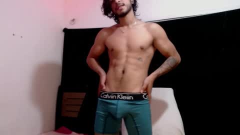 Snapshot of maxximus_10 chatting on December 21, 2024, 5:47 am maxximus_10 online show from December 21, 2024, 5:47 am