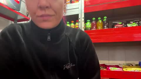 Snapshot of mayaweissx chatting on November 4, 2025, 4:55 am MayaWeissX online show from November 4, 2025, 4:55 am