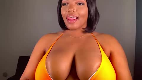 Snapshot of maybabi chatting on December 1, 2024, 4:29 pm MayBabi online show from December 1, 2024, 4:29 pm