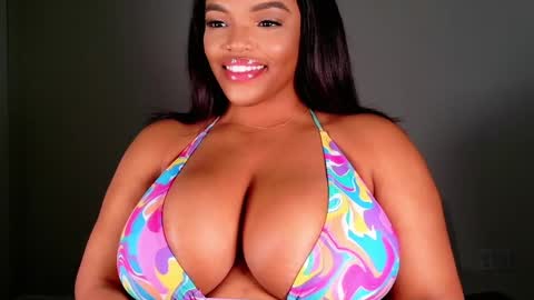 Snapshot of maybabi chatting on February 19, 2025, 8:31 pm MayBabi online show from February 19, 2025, 8:31 pm