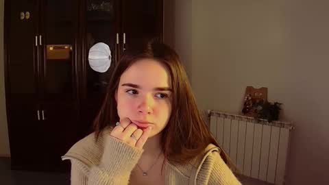 Snapshot of maybloom_ chatting on October 31, 2025, 5:30 am maybloom_ online show from October 31, 2025, 5:30 am