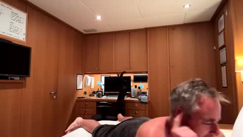 Snapshot of meau_lest chatting on October 18, 2025, 7:58 pm Meau Lest online show from October 18, 2025, 7:58 pm