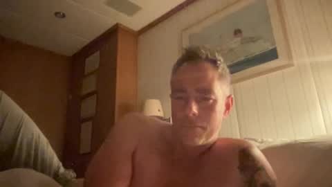 Snapshot of meau_lest chatting on November 4, 2025, 10:31 pm Meau Lest online show from November 4, 2025, 10:31 pm