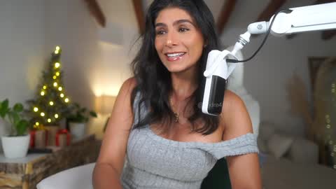 Snapshot of meegan1 chatting on December 6, 2024, 8:18 pm Andrea online show from December 6, 2024, 8:18 pm