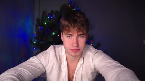 Snapshot of megamaxxxl chatting on December 29, 2024, 9:20 pm Max online show from December 29, 2024, 9:20 pm