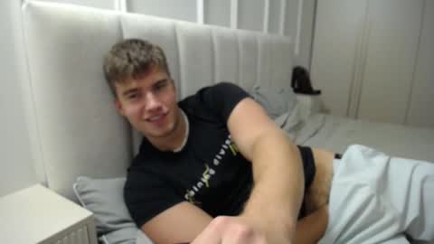 Snapshot of megamaxxxl chatting on October 21, 2025, 9:26 pm Max online show from October 21, 2025, 9:26 pm