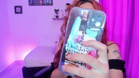 Snapshot of megan_ricci chatting on February 4, 2025, 9:10 pm                 Laura                 online show from February 4, 2025, 9:10 pm