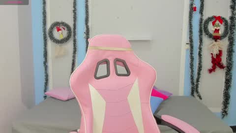 Snapshot of meganqueen2 chatting on December 30, 2024, 1:58 pm Megan Queen online show from December 30, 2024, 1:58 pm