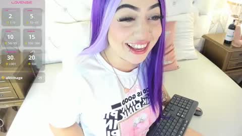 Snapshot of meganstar__ chatting on September 21, 2025, 11:45 am Megan online show from September 21, 2025, 11:45 am