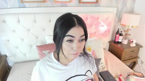 Snapshot of meganstar__ chatting on October 15, 2025, 11:54 am Megan online show from October 15, 2025, 11:54 am