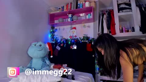 Snapshot of meganthompsonn chatting on December 7, 2024, 9:17 am Megan online show from December 7, 2024, 9:17 am