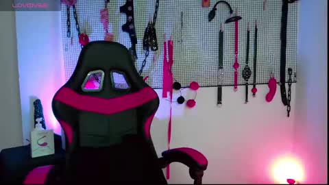 Snapshot of meggan_greey chatting on December 1, 2024, 7:36 pm Your best slave  online show from December 1, 2024, 7:36 pm