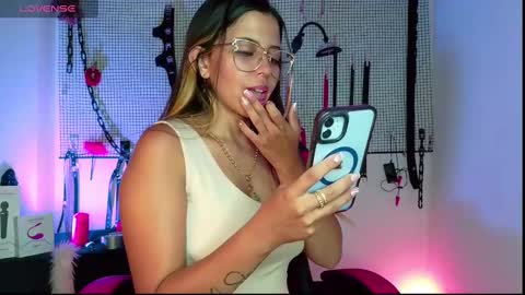 Snapshot of meggan_greey chatting on December 9, 2024, 1:24 pm Your best slave  online show from December 9, 2024, 1:24 pm