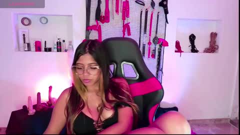 Snapshot of meggan_greey chatting on December 15, 2024, 5:31 pm Your best slave  online show from December 15, 2024, 5:31 pm