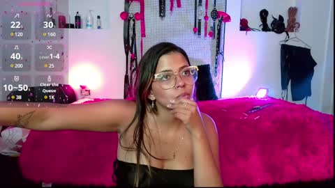 Snapshot of meggan_greey chatting on December 18, 2024, 1:15 am Your best slave  online show from December 18, 2024, 1:15 am