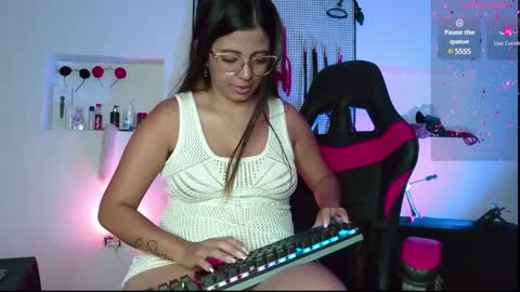 Snapshot of meggan_greey chatting on January 20, 2025, 12:25 am Your best slave  online show from January 20, 2025, 12:25 am