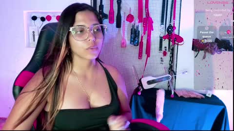 Snapshot of meggan_greey chatting on February 4, 2025, 11:38 pm Your best slave  online show from February 4, 2025, 11:38 pm