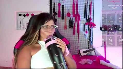 Snapshot of meggan_greey chatting on February 5, 2025, 8:46 pm Your best slave  online show from February 5, 2025, 8:46 pm