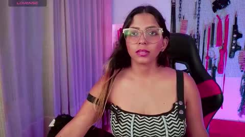 Snapshot of meggan_greey chatting on October 4, 2025, 9:35 pm Your best slave  online show from October 4, 2025, 9:35 pm
