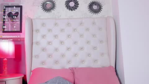 Snapshot of melanie__hills chatting on January 18, 2025, 2:23 pm Melanie online show from January 18, 2025, 2:23 pm