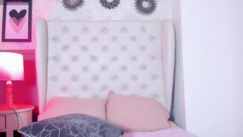 Snapshot of melanie__hills chatting on January 22, 2025, 2:46 pm Melanie online show from January 22, 2025, 2:46 pm