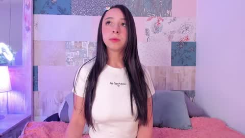 Snapshot of melanie__hills chatting on February 7, 2025, 11:01 am Melanie online show from February 7, 2025, 11:01 am