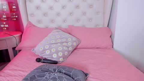 Snapshot of melanie__hills chatting on February 11, 2025, 2:46 pm Melanie online show from February 11, 2025, 2:46 pm