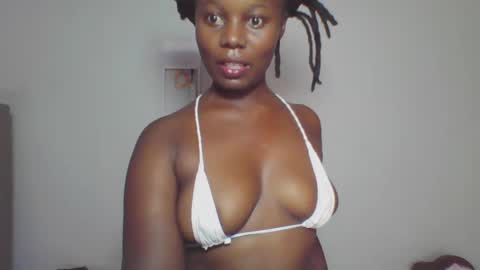 Snapshot of melanin_sassy96 chatting on January 15, 2025, 1:52 pm bad lil shawry online show from January 15, 2025, 1:52 pm