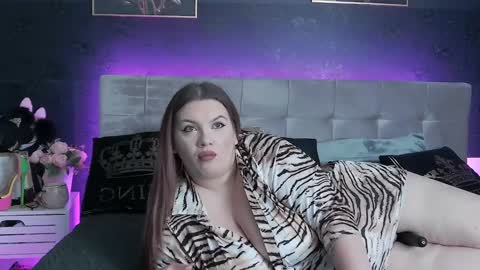 Snapshot of melanniebrown chatting on December 8, 2024, 3:32 am melanniebrown online show from December 8, 2024, 3:32 am